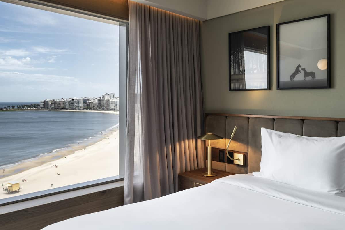 Quarto luxo, 1 cama King, vista para o mar | 1 quarto, frigobar, cofres nos quartos, escrivaninha