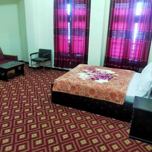 标准双人房 | 免费 WiFi、床单