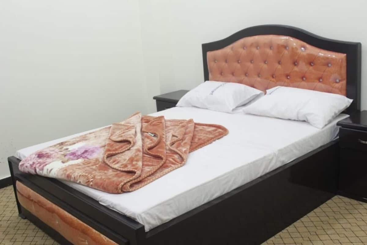 Standard Double Room | Free WiFi, bed sheets