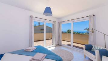 3 bedrooms, iron/ironing board, travel crib, WiFi