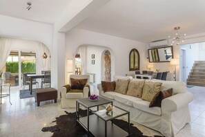 Smart-tv en een open haard