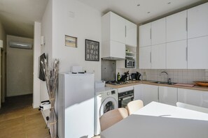 Fridge, microwave, oven, dishwasher