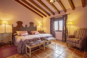 5 bedrooms, iron/ironing board, free WiFi, bed sheets - Mis Cuatro Estaciones, Casa Boutique ...la Casa de tus Sueños (Soto de Sepúlveda)