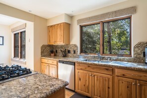 Condo, 2 Bedrooms | Private kitchen | Dining tables