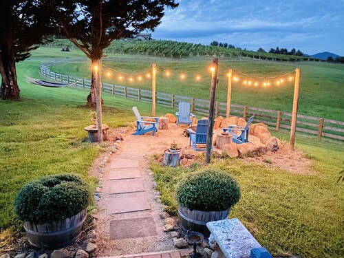 Vineyard Carriage House with High Speed Internet.