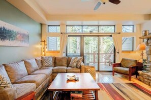 House, Multiple Beds, Hot Tub, City View | Living area | 40-inch flat-screen TV with cable channels, TV, fireplace