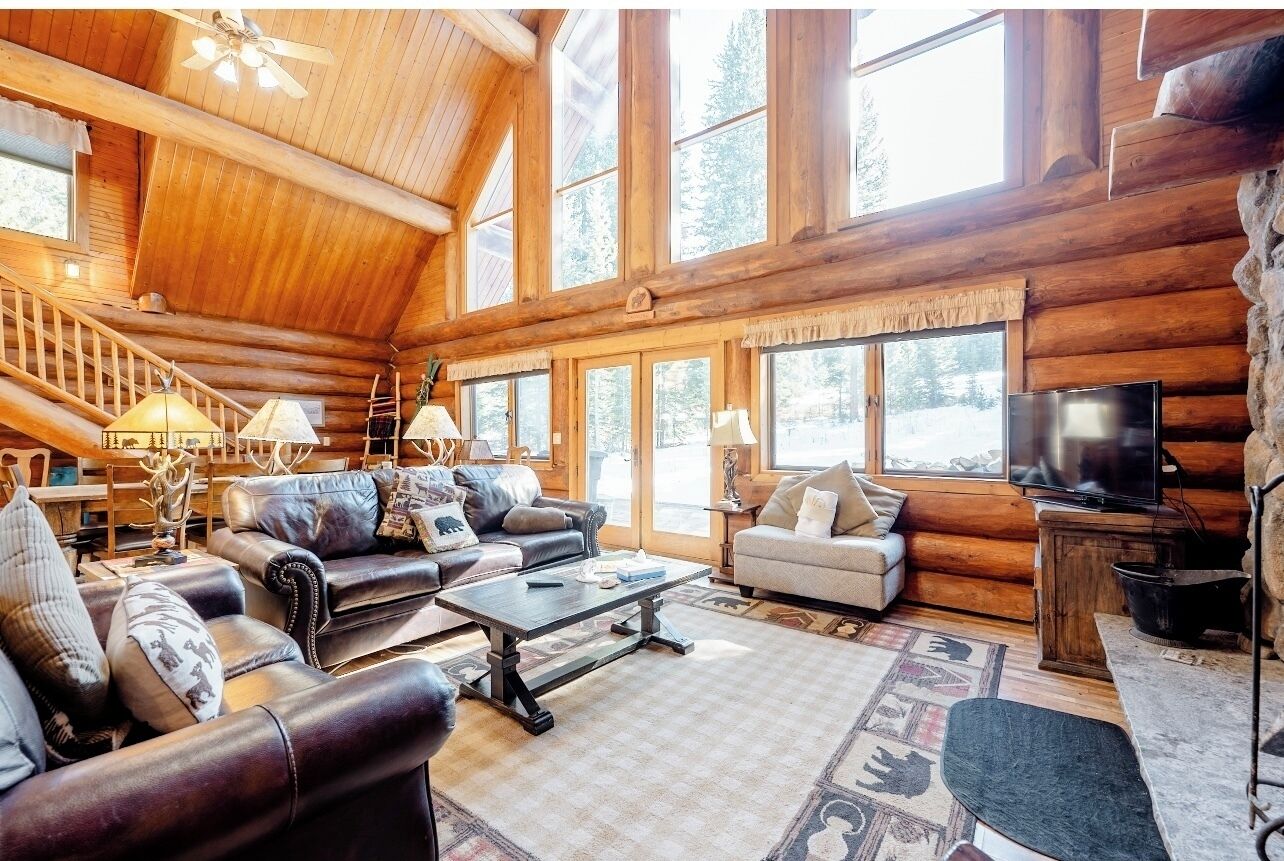 Kabin, Beberapa Tempat Tidur, hot tub | Area keluarga | Televisi 42-inci dengan saluran TV kabel dan pemutar DVD