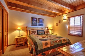 บ้านพัก, หลายเตียง, อ่างน้ำร้อน, วิวภูเขา | 3 ห้องนอน, ตกแต่งพิเศษโดยเฉพาะ, Wi-Fi ฟรี, ผ้าปูที่นอน