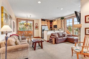 Télévision, cheminée