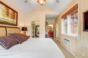 2 bedrooms, internet, bed sheets