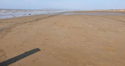 8 Berth Caravan with Spacious enclosed garden