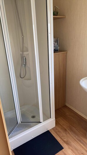 Cabin | Bathroom