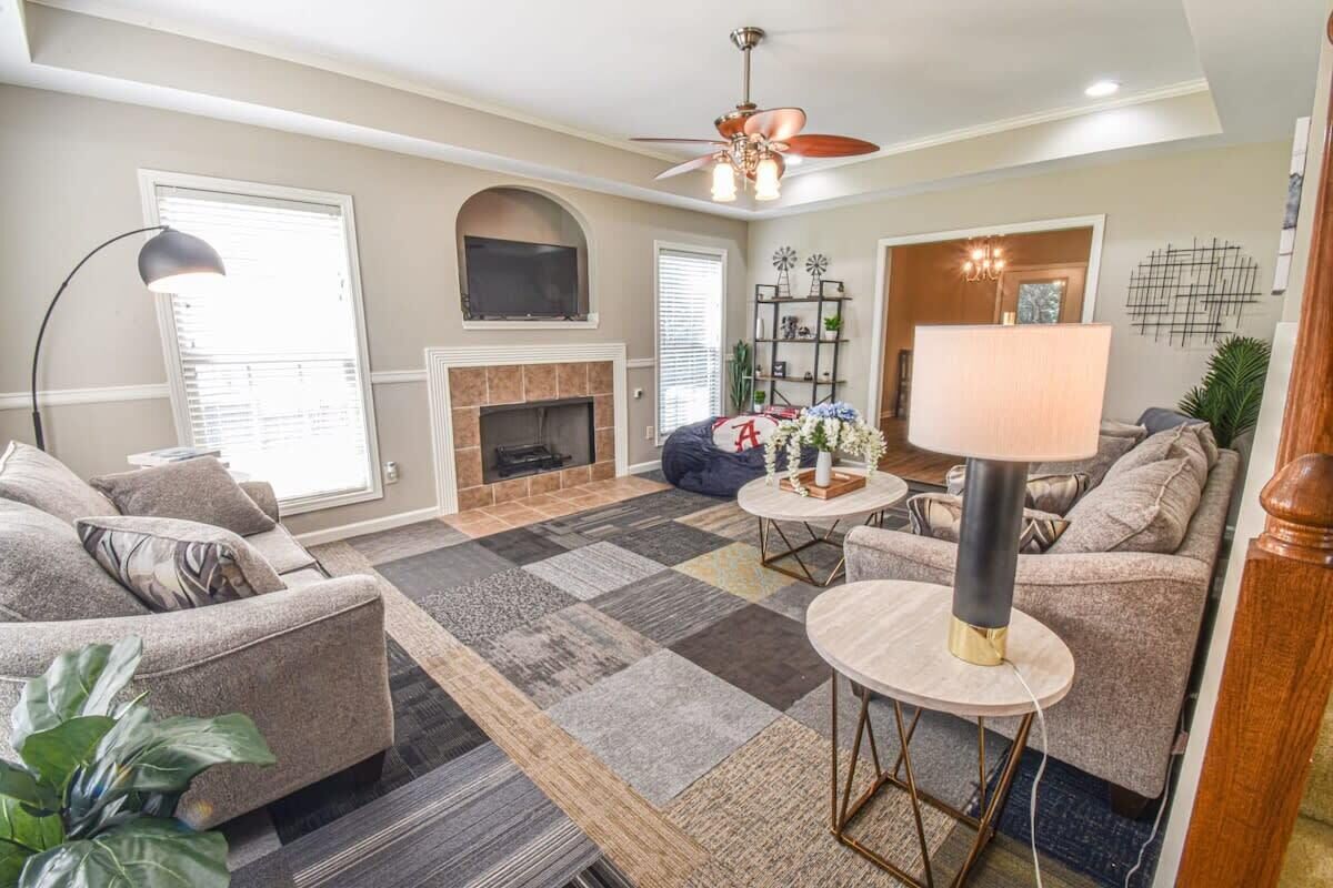 TV, fireplace, offices