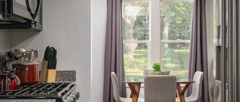 Kühlschrank, Mikrowelle, Geschirrspüler