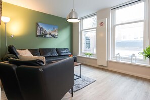 TV - Alkmaar City Centre Apartment A (Alkmaar)