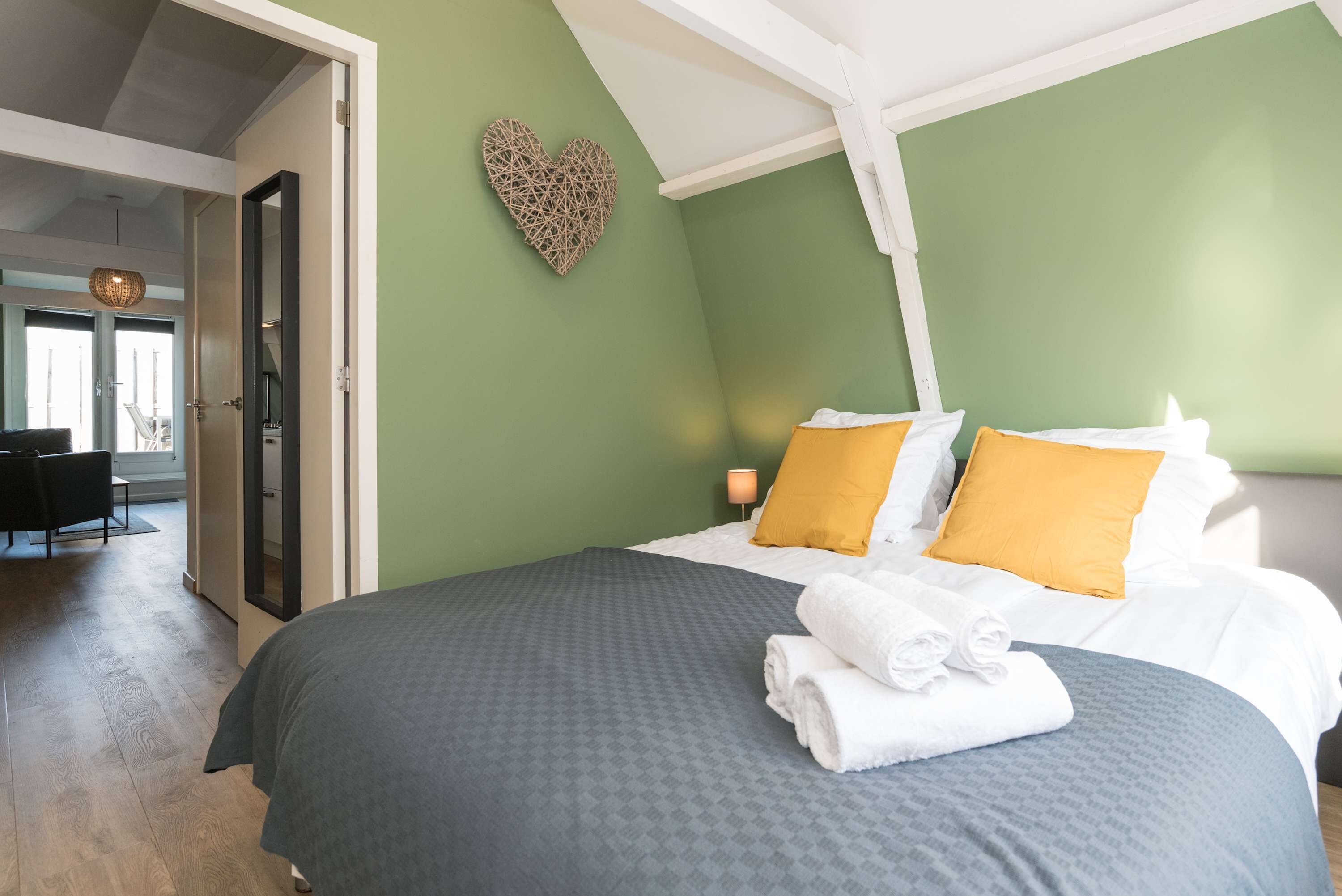 1 bedroom, WiFi, bed sheets