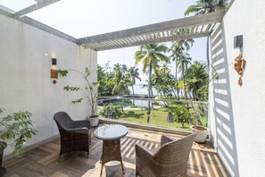 GOLDEN DELUXE | Terrace/patio - Ente Kumbalanghi BluSalz HOMES (Kochi)