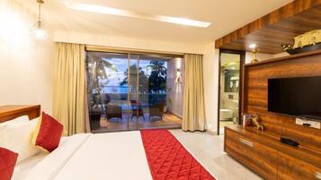 Classic Deluxe | Premium bedding, individually decorated, individually furnished, desk