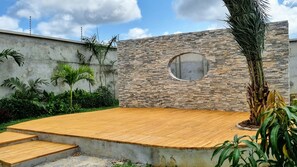 Property grounds - Villa Bolati, with pool, jacuzzi and garden (Yaou)