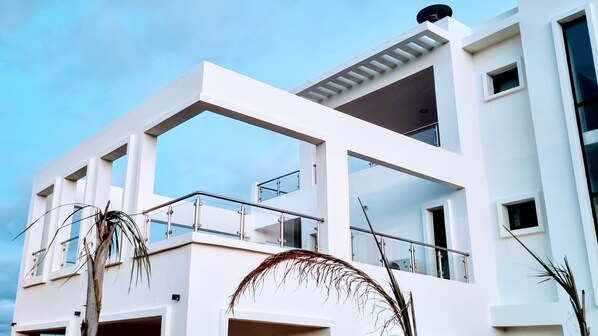 Exterior - Villa Bolati, with pool, jacuzzi and garden (Yaou)