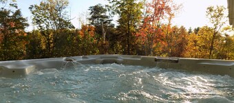 Peace at Pine Run in Hocking Hills: 13 Acres, Hot Tub, & Disc Golf!