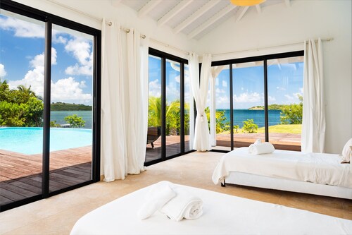 Villa Ocean House, large pool and sea view