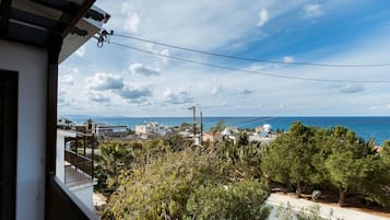 House, Multiple Beds | Balcony
