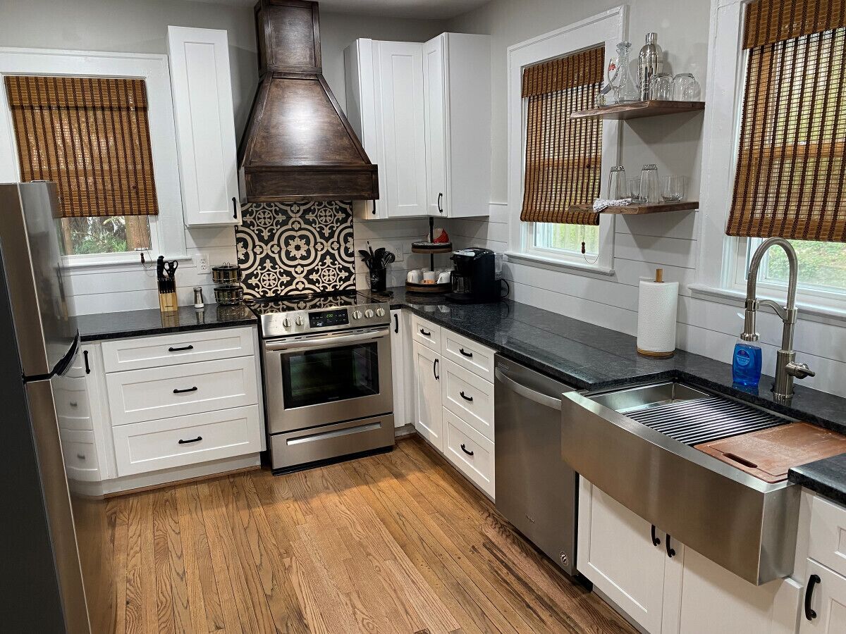 冰箱、微波炉、烤箱、炉灶