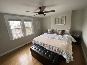 4 bedrooms, desk, iron/ironing board, WiFi