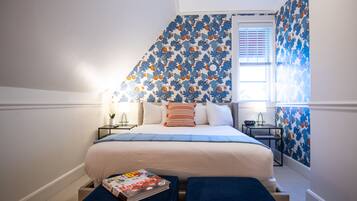 Deluxe Room, 1 Queen Bed