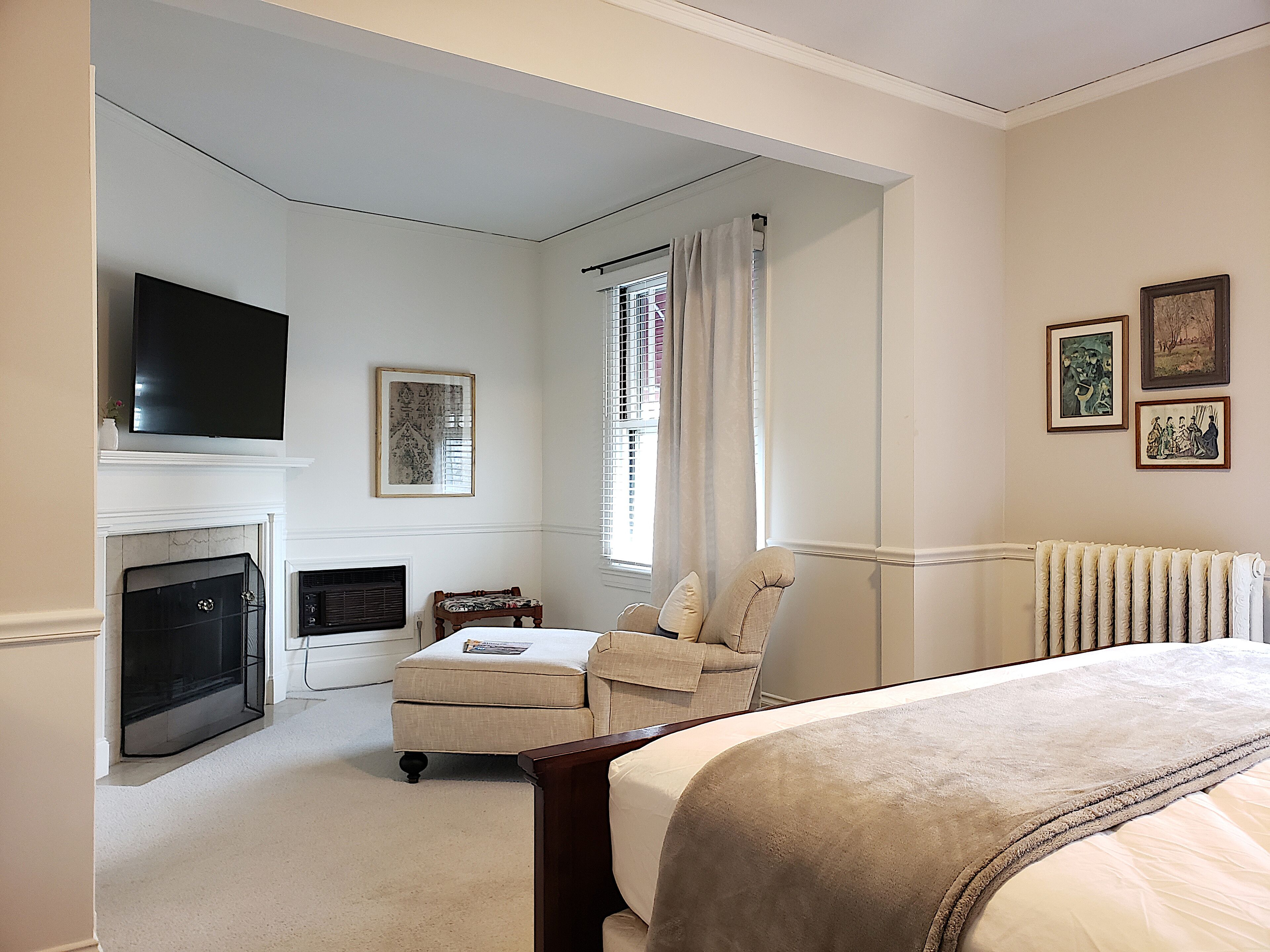 superior room, 1 king bed, jetted tub | free wifi, bed sheets