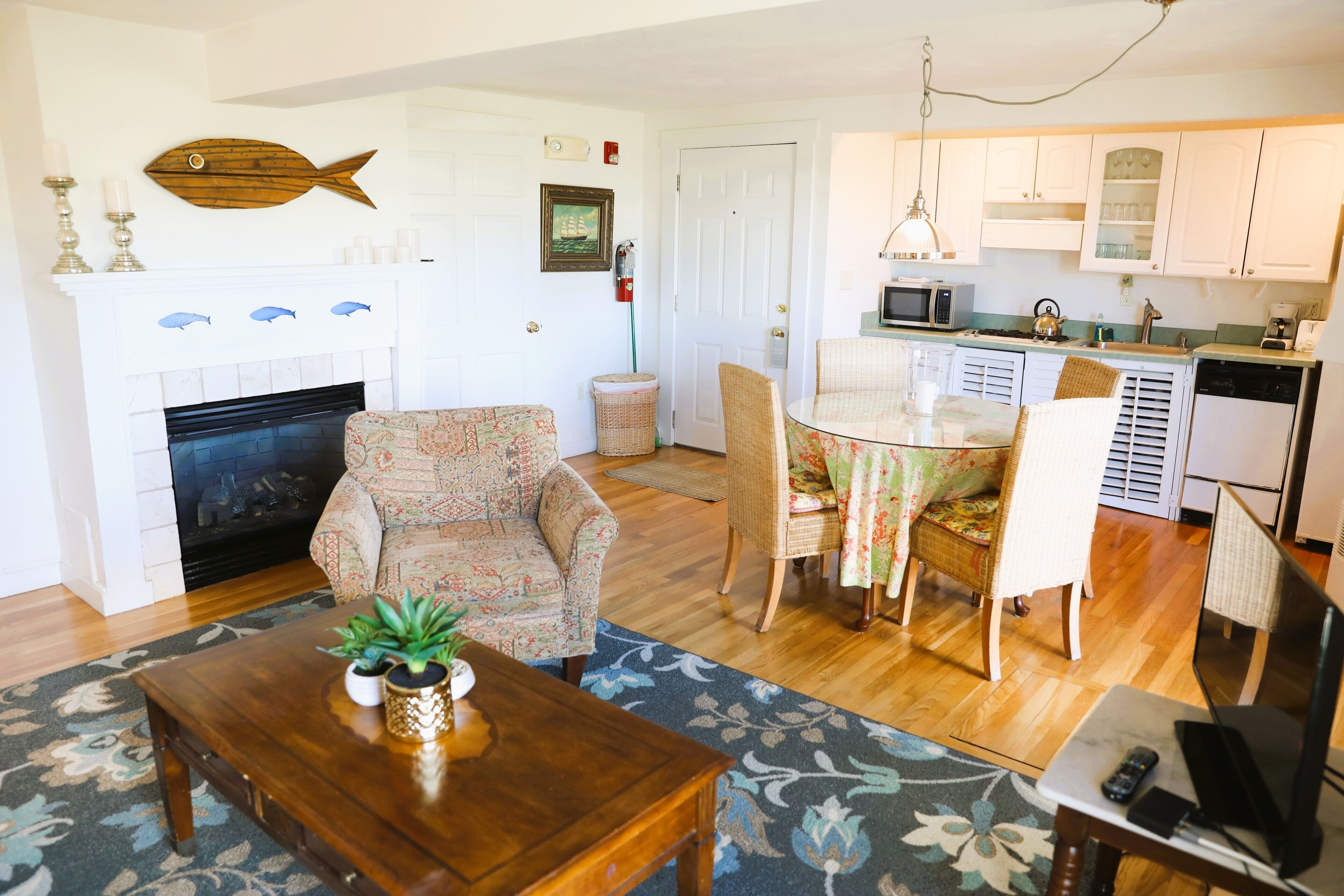 An English Garden Bed & Breakfast - One Bedroom Suite