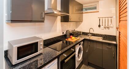 1 Bedroom Newton Apartment. Free Parking. Garden. Wigan