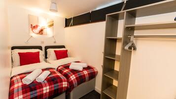 1 bedroom, desk, iron/ironing board, WiFi