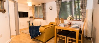 1 Bedroom Newton Apartment. Free Parking. Garden. Wigan