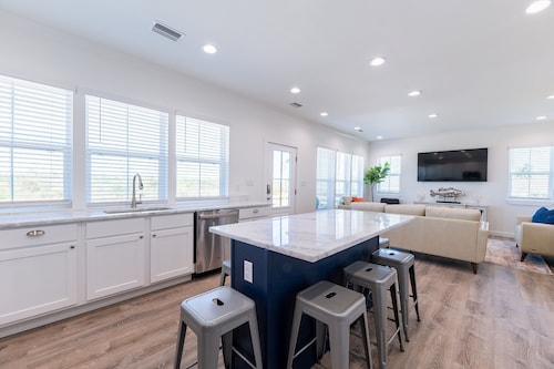 Private Beach House in the heart of Gulf Shores!