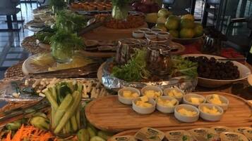 Free daily buffet breakfast