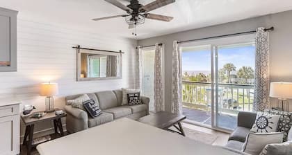 Sea Cabin 208 | 1 Bedroom Oceanfront Condo | Pool | Just Renovated