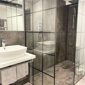 Apartment, eigenes Bad (Two Bedroom Apartment) | Badezimmer