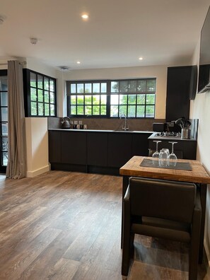 Shared kitchen - Booking Urban - Halstead (Halstead)
