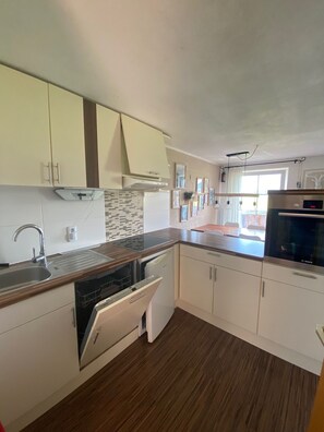 Fridge, oven, stovetop, dishwasher - Beautiful vacation apartment for 6 people Hopferau (Hopferau)