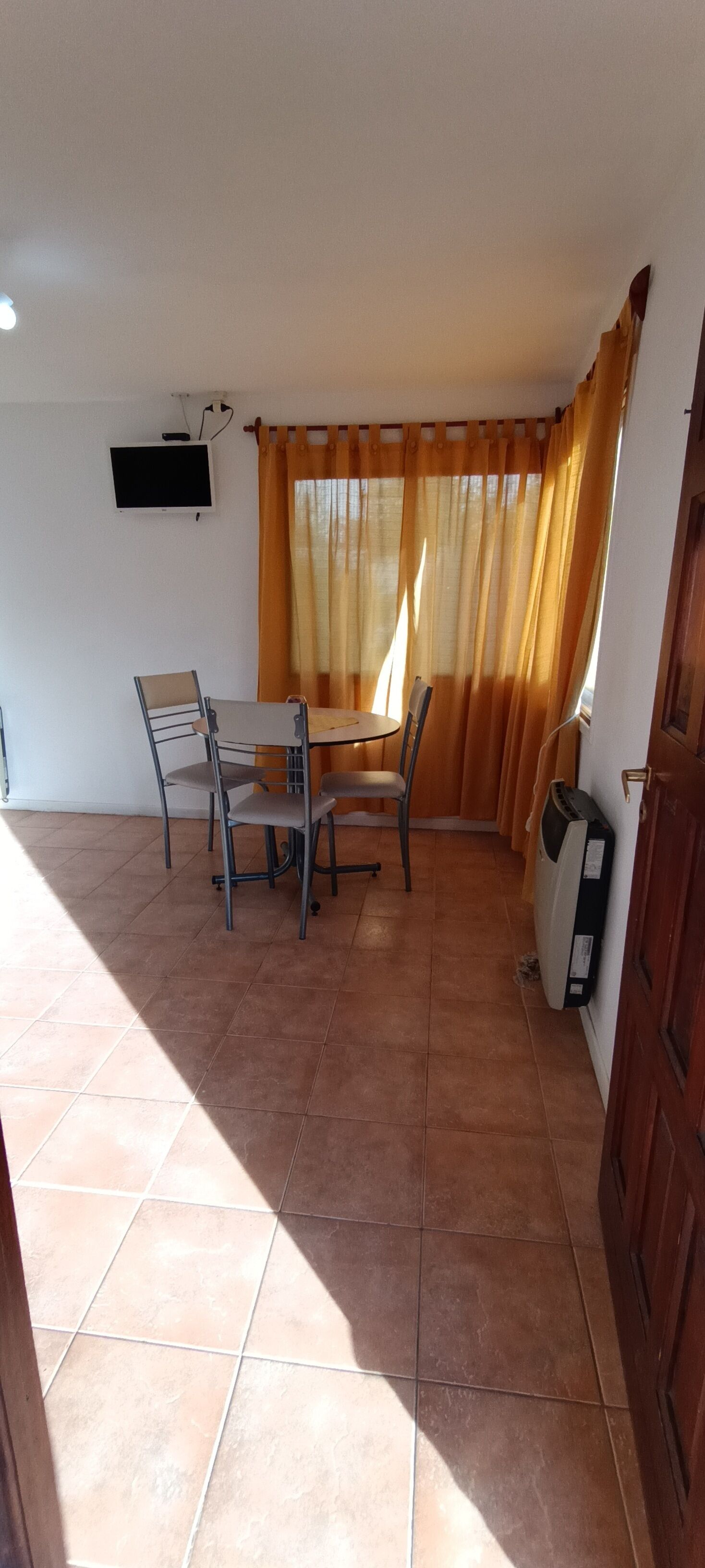 Standard Cabin | Dining room