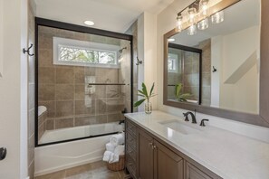 Hair dryer, towels - Creekwood Cottage: Serene Screen Porch,Gas Fireplaces,Pond Access | Pet Friendly (Highlands)
