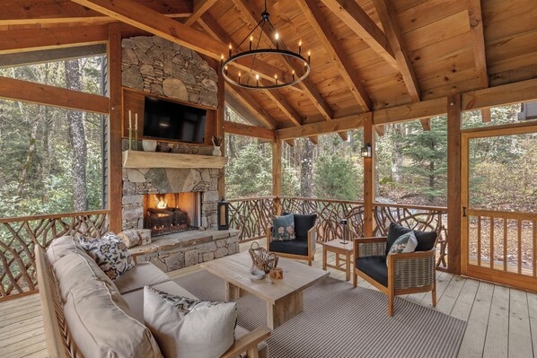 Property grounds - Creekwood Cottage - Highlands NC (Highlands)