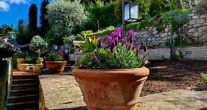 La Terrazza, Cetona, Tuscany, historic stone house with garden.
