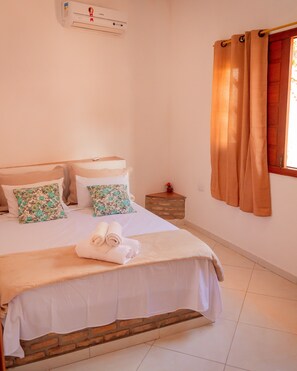 3 dormitorios, tabla de planchar con plancha, wifi gratis y ropa de cama