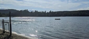 Lake side Chalet Brant Lake w/ outdoor Hot Tub
