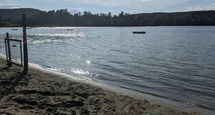 Lake side Chalet Brant Lake w/ outdoor Hot Tub