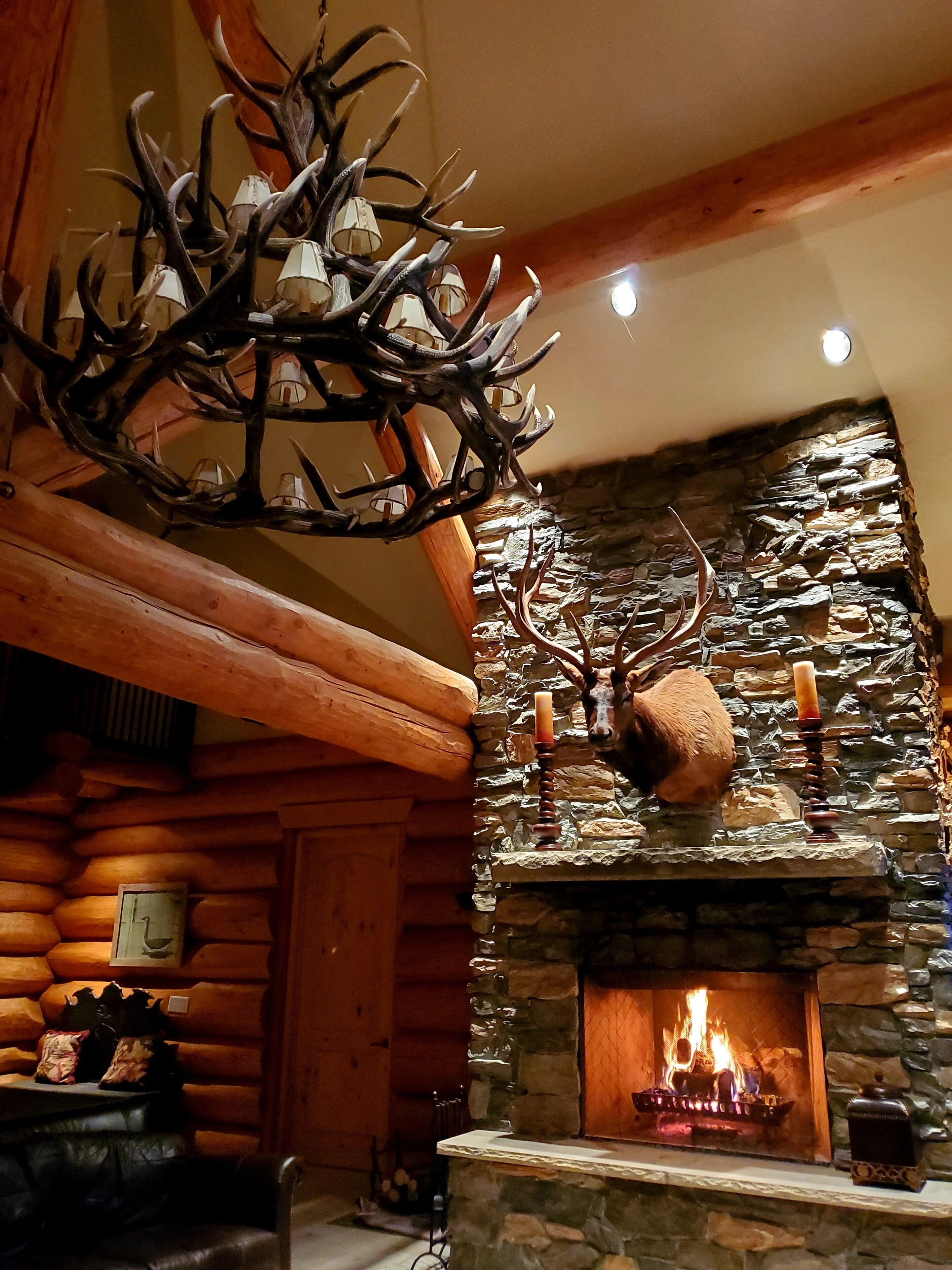 7,000 square foot custom Log Ski Lodge with unbelievable view of the slopes