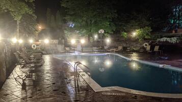 Piscine extérieure, piscine chauffée